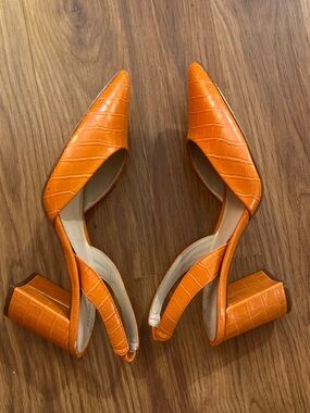 Marc Fisher Orange Croc Embossed Slingback Pointed Toe Block Heel Pumps